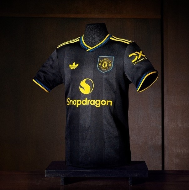 开云体育下载-曼联官方:客战枪手将穿黑色球衣;上次联赛客胜枪手还是穆帅时期