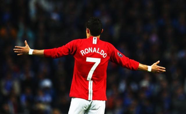 开云下载-C罗重回曼联立马穿7号?穿7号难度大 他或许穿28号